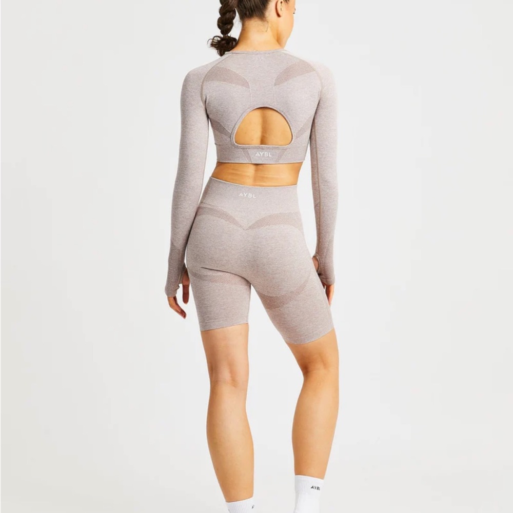 Motion seamless cycle shorts by AYBL